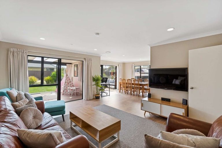 Photo of property in 36 Broadhaven Avenue, Parklands, Christchurch, 8083