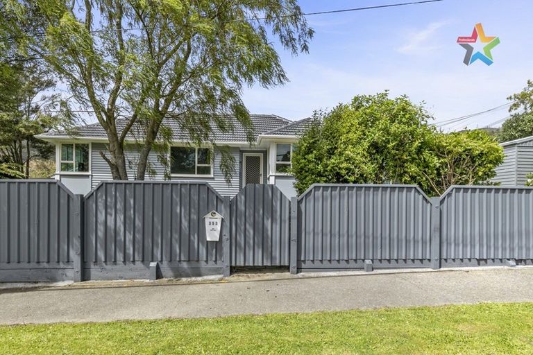 Photo of property in 353 Stokes Valley Road, Stokes Valley, Lower Hutt, 5019