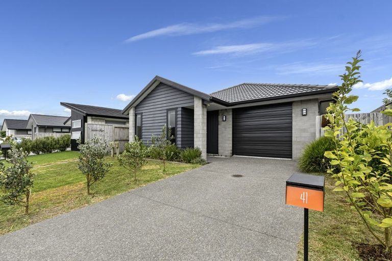 Photo of property in 41 Hills View Drive, Papamoa, 3118