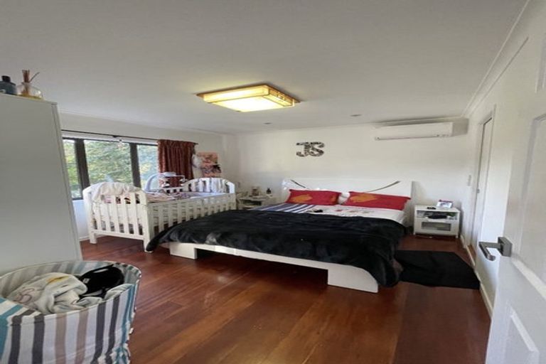 Photo of property in 6 Godley Road, Green Bay, Auckland, 0604