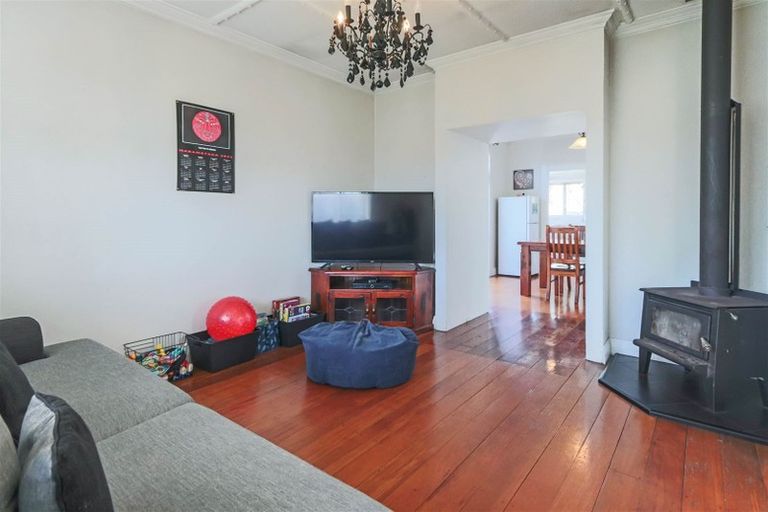 Photo of property in 36 Standish Street, Inglewood, 4330