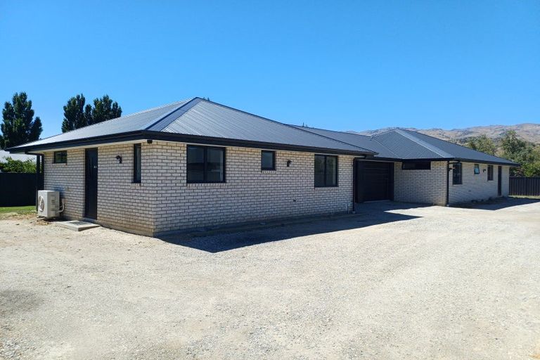 Photo of property in 34a-b Stratford Drive, Mount Pisa, Cromwell, 9383