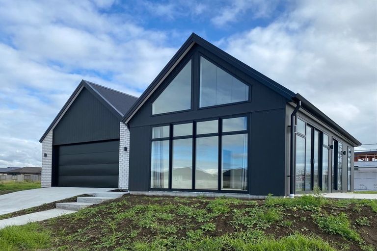 Photo of property in 27 Kahotea Place, Papamoa Beach, Papamoa, 3118