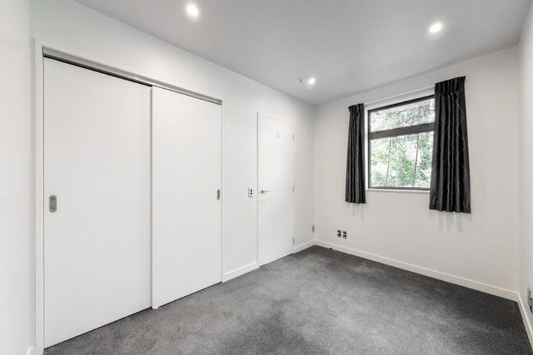 Photo of property in 15 San Sebastian Road, Kelburn, Wellington, 6012