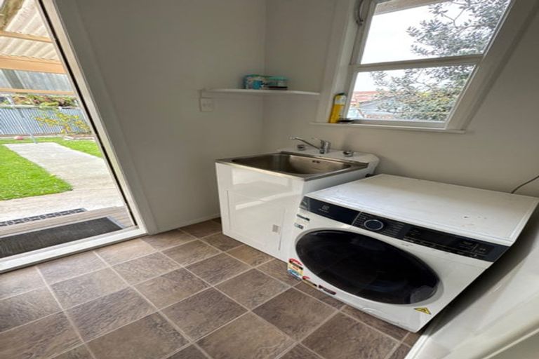 Photo of property in 18 Park Road, West End, Palmerston North, 4412