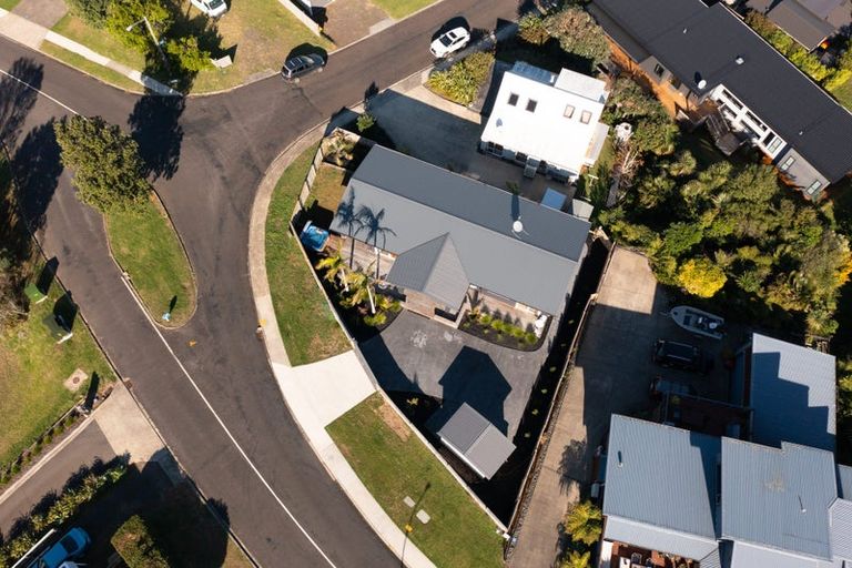 Photo of property in 89 Centennial Drive, Whitianga, 3510