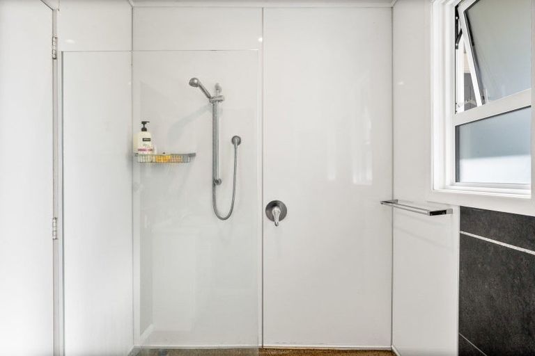 Photo of property in 593 Queen Street East, Levin, 5510