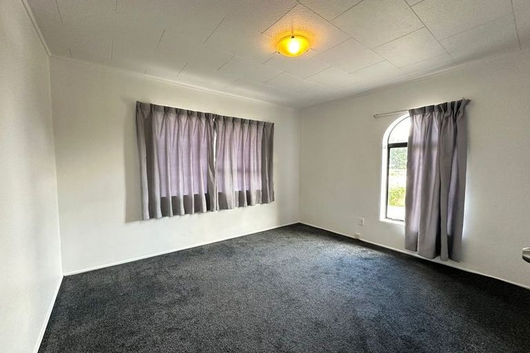 Photo of property in 30 Royal Road, Massey, Auckland, 0614