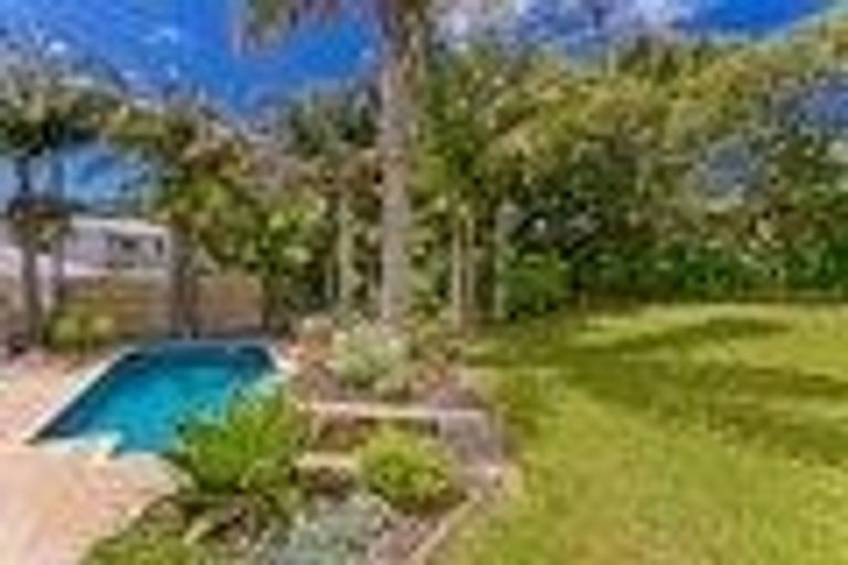 Photo of property in 49 Weatherly Road, Torbay, Auckland, 0630