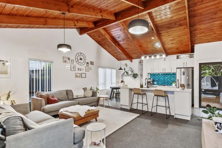 Photo of property in 1/6 Daytona Road, Henderson, Auckland, 0610