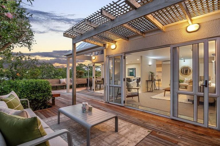 Photo of property in 2/99 Hebron Road, Waiake, Auckland, 0630