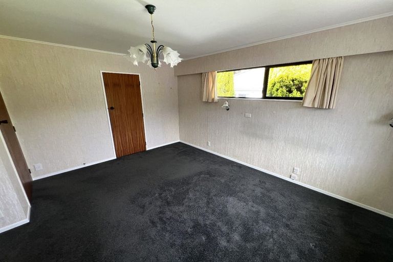 Photo of property in 25 Ngatitoa Street, Tawa, Wellington, 5028