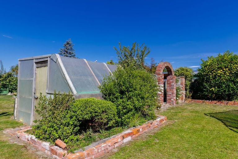 Photo of property in 35 Rhodes Street, Waimate, 7924