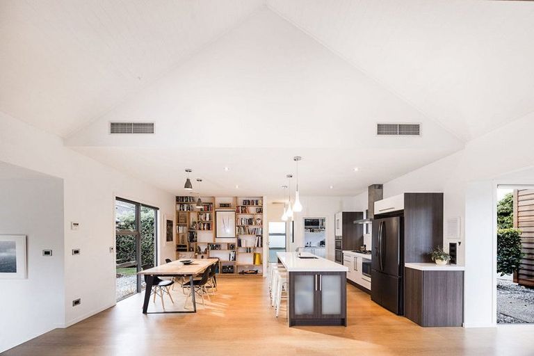 Photo of property in 12 Pendeen Crescent, Jacks Point, Queenstown, 9371