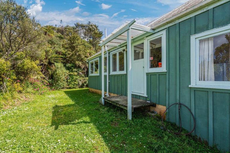 Photo of property in 1289 Ngunguru Road, Kiripaka, Whangarei, 0173