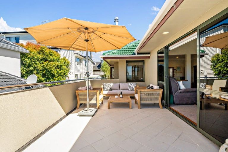 Photo of property in 4 Takutai Avenue, Bucklands Beach, Auckland, 2012