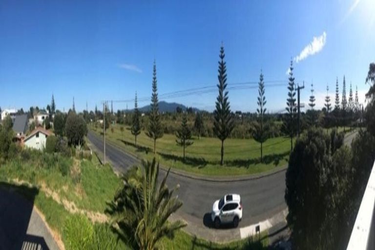 Photo of property in 18 Queens Road, Waikanae Beach, Waikanae, 5036