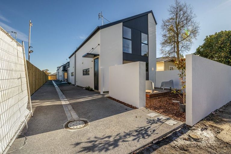 Photo of property in 3/25 Allard Street, Edgeware, Christchurch, 8013