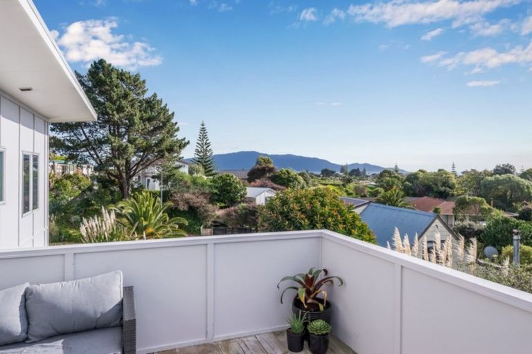 Photo of property in 22 Weggery Drive, Waikanae Beach, Waikanae, 5036