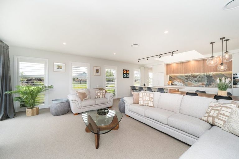 Photo of property in 9 Paterson Lane, Kelvin Grove, Palmerston North, 4470