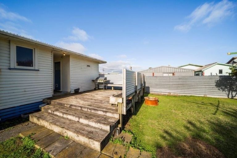 Photo of property in 53 Burns Street, Hawera, 4610