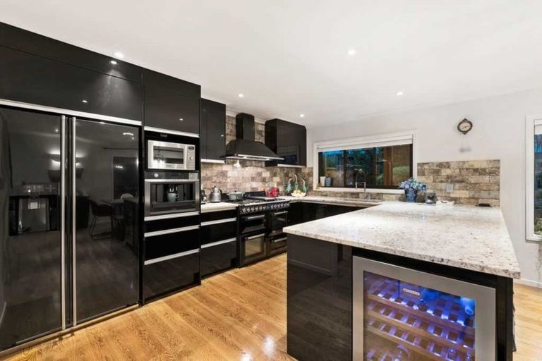 Photo of property in 1 Hugh Drive, Pinehill, Auckland, 0632