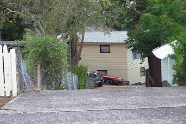 Photo of property in 93 Barrys Road, Glendene, Auckland, 0602