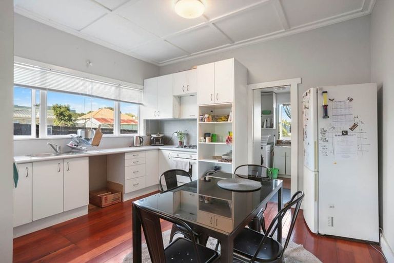 Photo of property in 4050 Great North Road, Glen Eden, Auckland, 0602