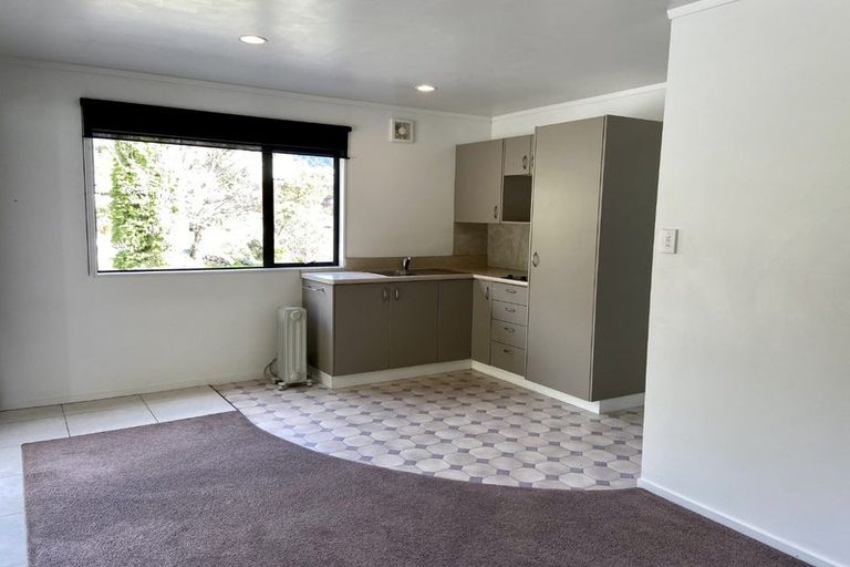 Photo of property in 25 Seaview Crescent, Picton, 7220