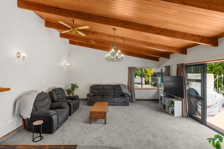 Photo of property in 18 Sunbeam Place, Halswell, Christchurch, 8025