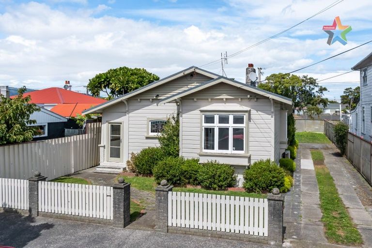 Photo of property in 8 Roxburgh Grove, Petone, Lower Hutt, 5012