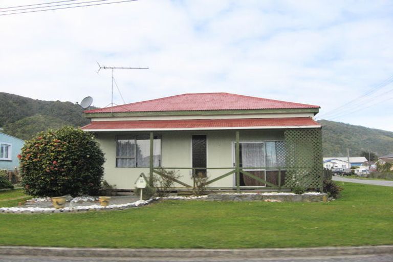 Photo of property in 23 Richmond Street, Cobden, Greymouth, 7802