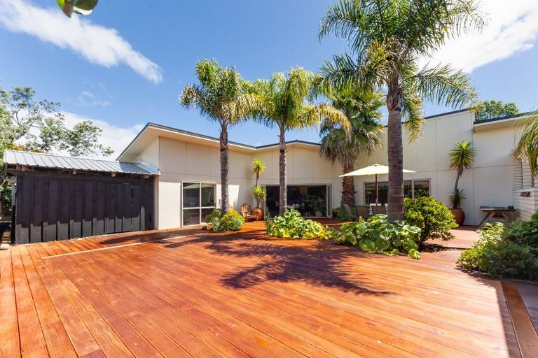 Photo of property in 6 Kohekohe Road, Waikanae, 5036