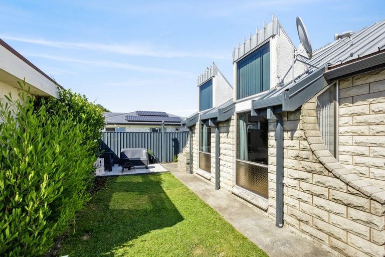 Photo of property in 2/249 Taradale Road, Pirimai, Napier, 4112