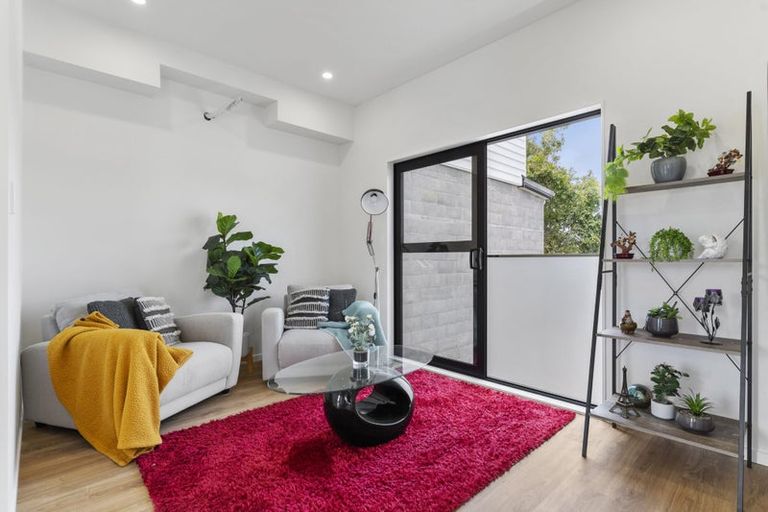 Photo of property in 1/68 Smythe Road, Henderson, Auckland, 0612