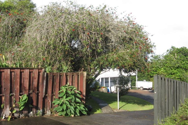 Photo of property in 71 Archmillen Avenue, Pakuranga Heights, Auckland, 2010