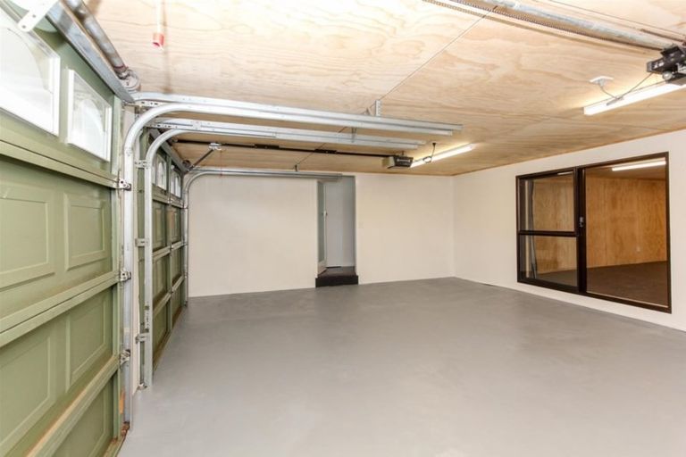 Photo of property in 2 Wayne Place, Ferndale, New Plymouth, 4310