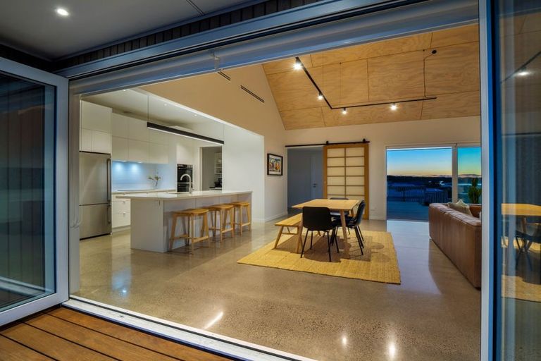 Photo of property in 2 Rangeview Rise, Foxton Beach, Foxton, 4815