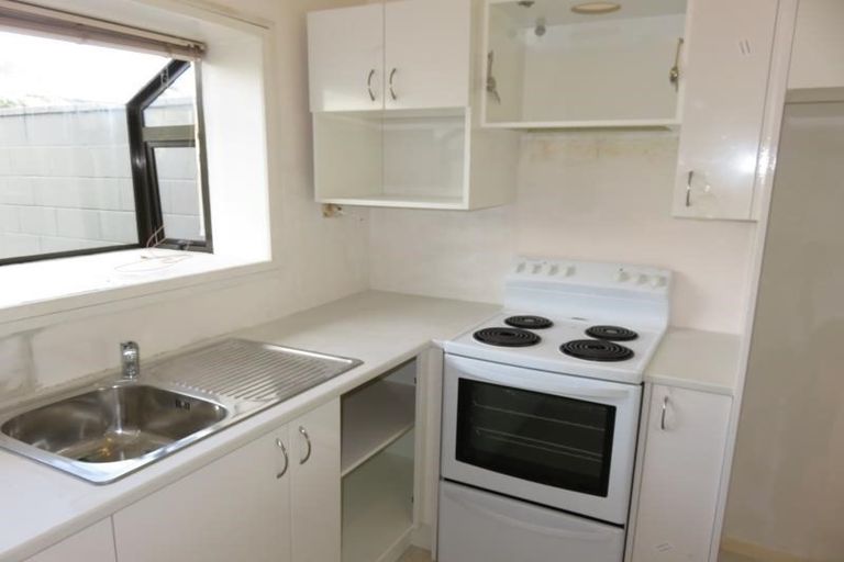 Photo of property in Lynbrae Court Flats, 21/4 Dr Taylor Terrace, Johnsonville, Wellington, 6037
