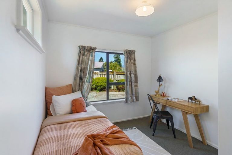 Photo of property in 14 Totara Street, Otaki, 5512