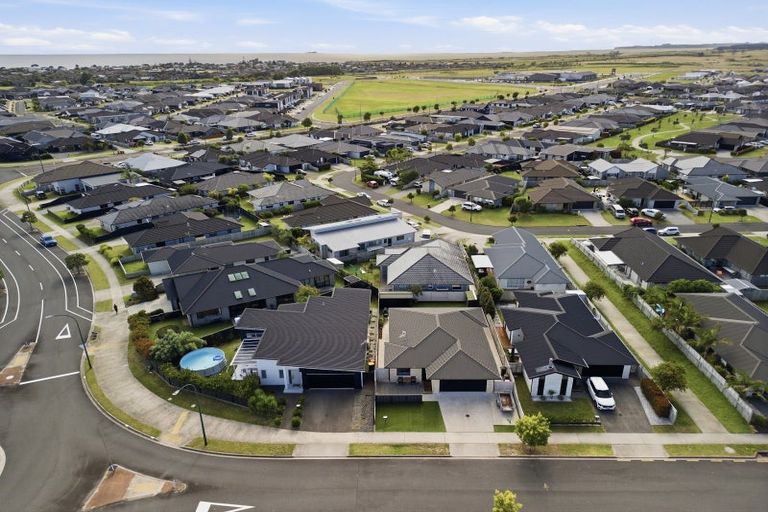 Photo of property in 3 Piata Street, Papamoa Beach, Papamoa, 3118