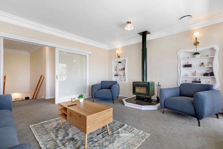 Photo of property in 3 Laingrange Place, Laingholm, Auckland, 0604