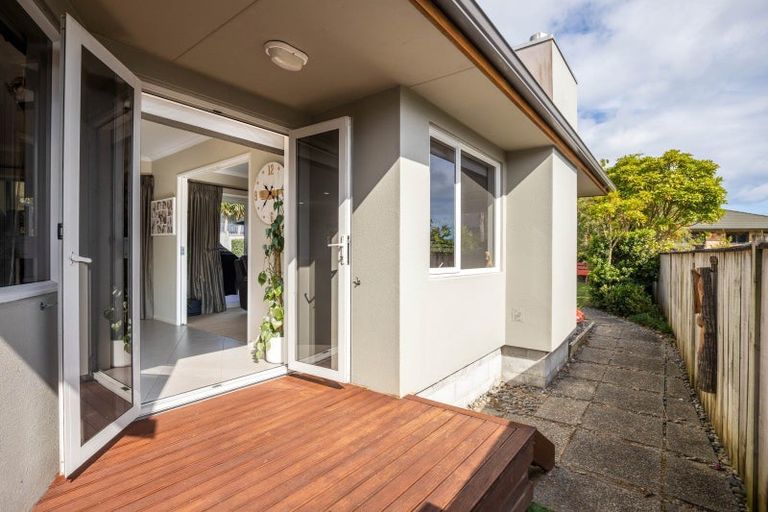 Photo of property in 71 Karamea Street, Whalers Gate, New Plymouth, 4310