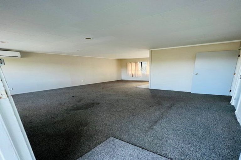 Photo of property in 1/16 Capricorn Place, Glen Eden, Auckland, 0602