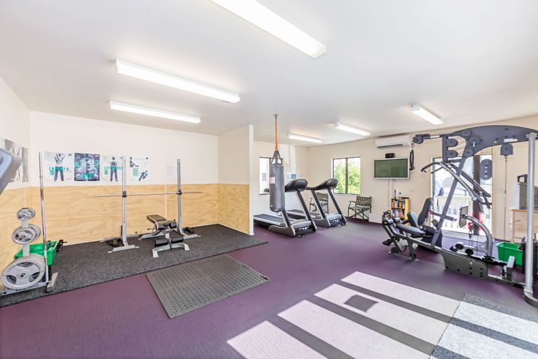 Photo of property in 1/206 Manuka Road, Bayview, Auckland, 0629