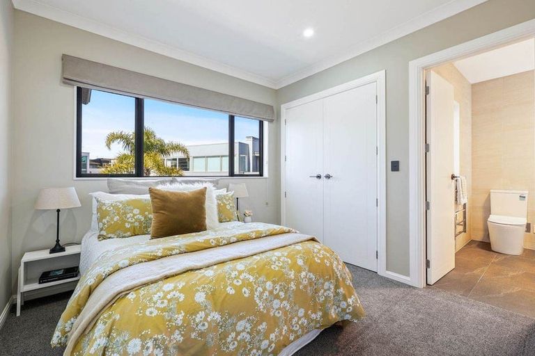 Photo of property in 41 Compass Way, Half Moon Bay, Auckland, 2012