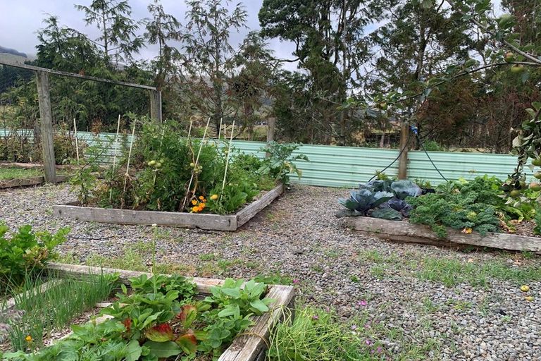 Photo of property in 24 Greens Road, Linton, Palmerston North, 4472