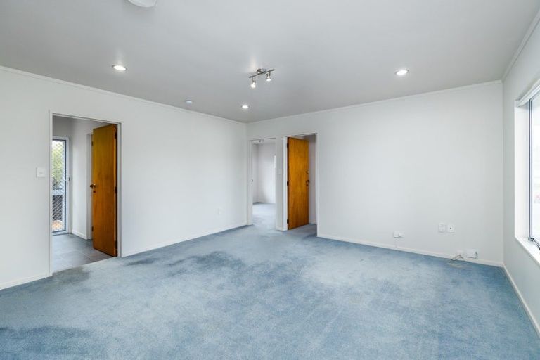 Photo of property in 26 Heta Road, Highlands Park, New Plymouth, 4312