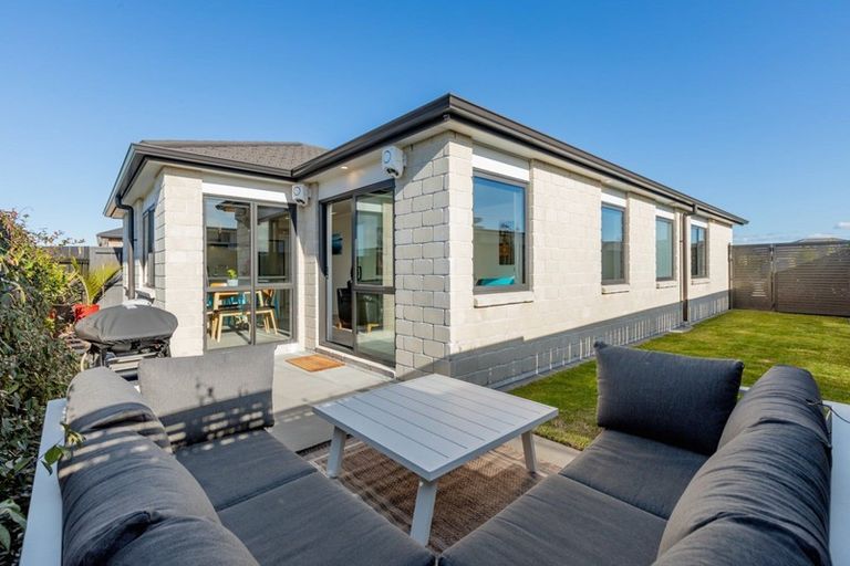 Photo of property in 24 Marion Crescent, Papamoa Beach, Papamoa, 3118