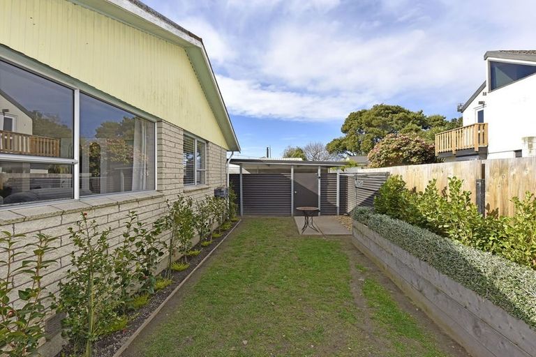 Photo of property in 3/9a Avonhead Road, Avonhead, Christchurch, 8042